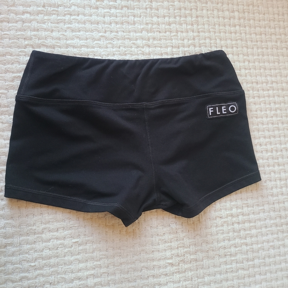 Fleo Women's Classic Black Athletic Shorts Women's Size M